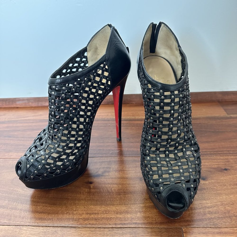 CHRISTIAN LOUBOUTIN KASHA CAGED STUDDED PEEP TOE BOOTIES HEELS PLATFORMS 39